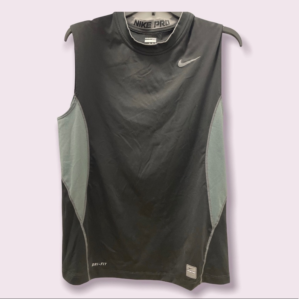 Nike Pro Combat sleeveless Compression Shirt 🕷